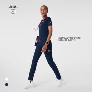 Figs Team USA scrubs pants
Color: navy
Size S
